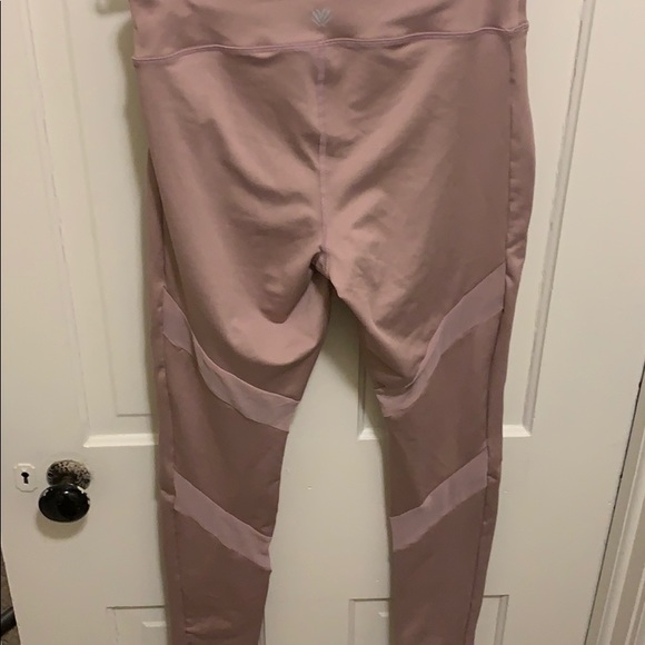 Cute mesh workout pants! - Picture 2 of 2